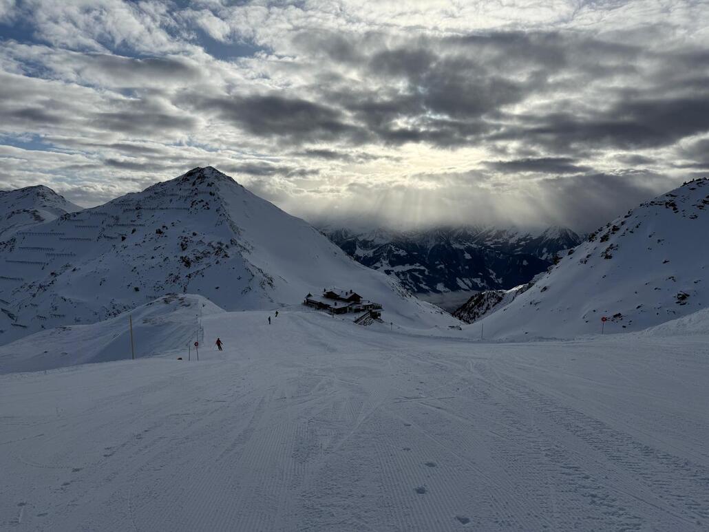 WhatsApp Image 2025-02-01 at 22.50.30 (1).jpeg