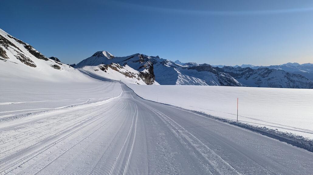 Weitläufiger Gletscher und Schnee richtig schön griffig, perfekt!