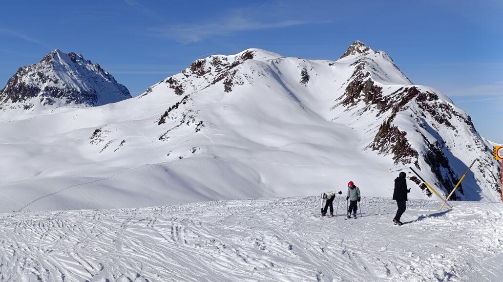 @Stäntn: bis wohin müsste man dort aufsteigen um nach Aschau zu kommen?<br />Da es erst ml runter geht, dürfte der Aufstieg nicht unerheblich sein. Schätze >300hm