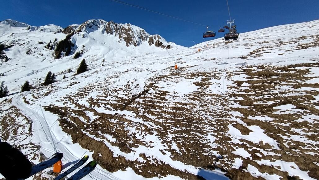 wenig Schnee, auch die Lanzen halfen da nicht