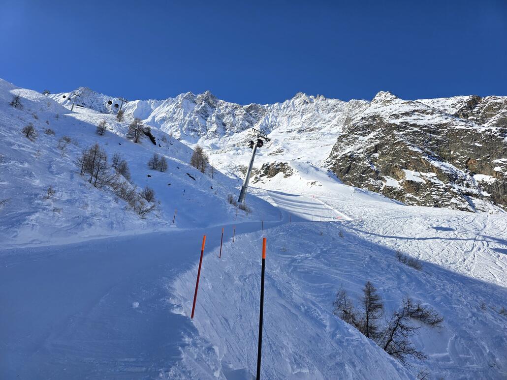 Leere Spielboden-Abfahrt
