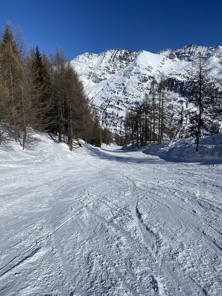Eine der Talabfahrten nach La Thuile