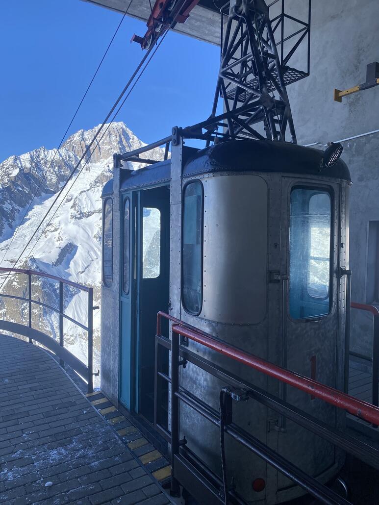 Arp. 11 Personen passen rein.