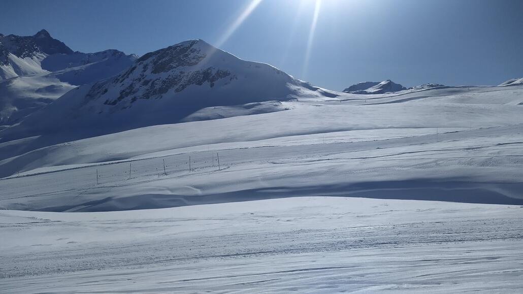 Blick Richtung Crest'Ota. In der Mitte die Heidipiste (20)