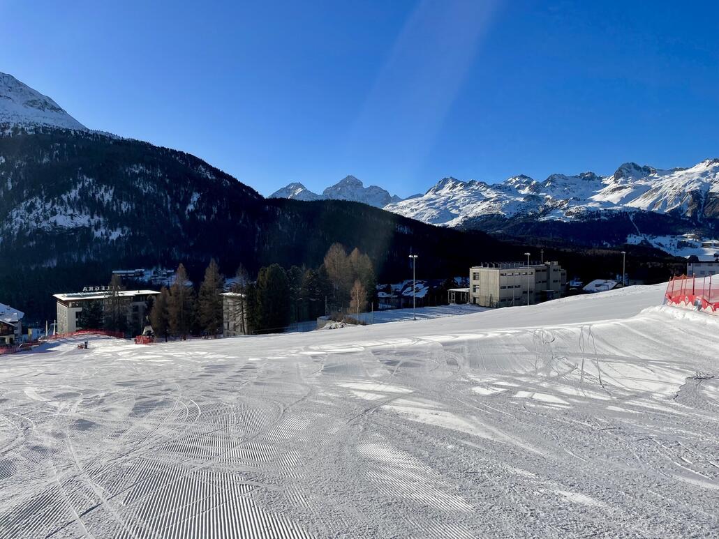 Mündet im breiten Schlusshang, auf der rechten Seite ist die zweite Anlage zu erkennen.