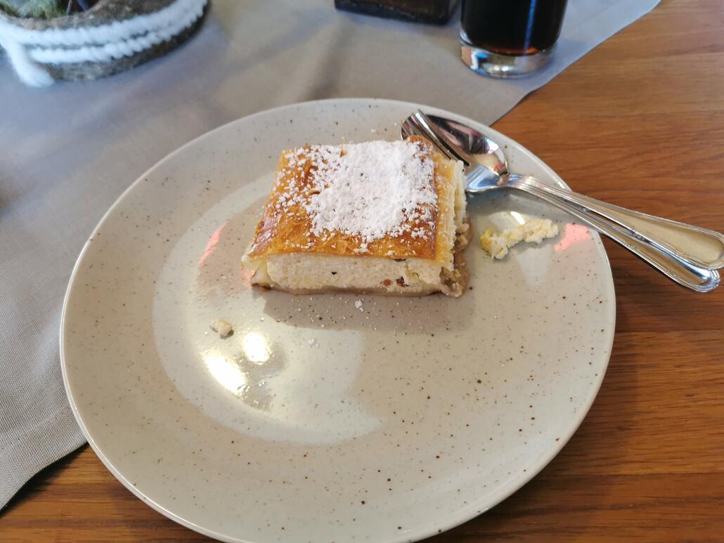 3. Topfenstudl für 6 Euro.