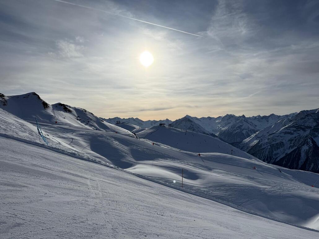 WhatsApp Image 2025-02-07 at 22.38.27 (4).jpeg