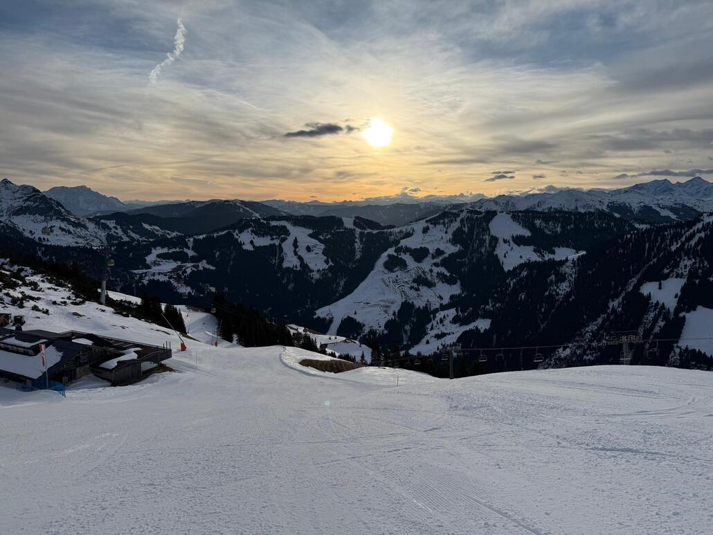 WhatsApp Image 2025-02-10 at 22.50.52 (2).jpeg