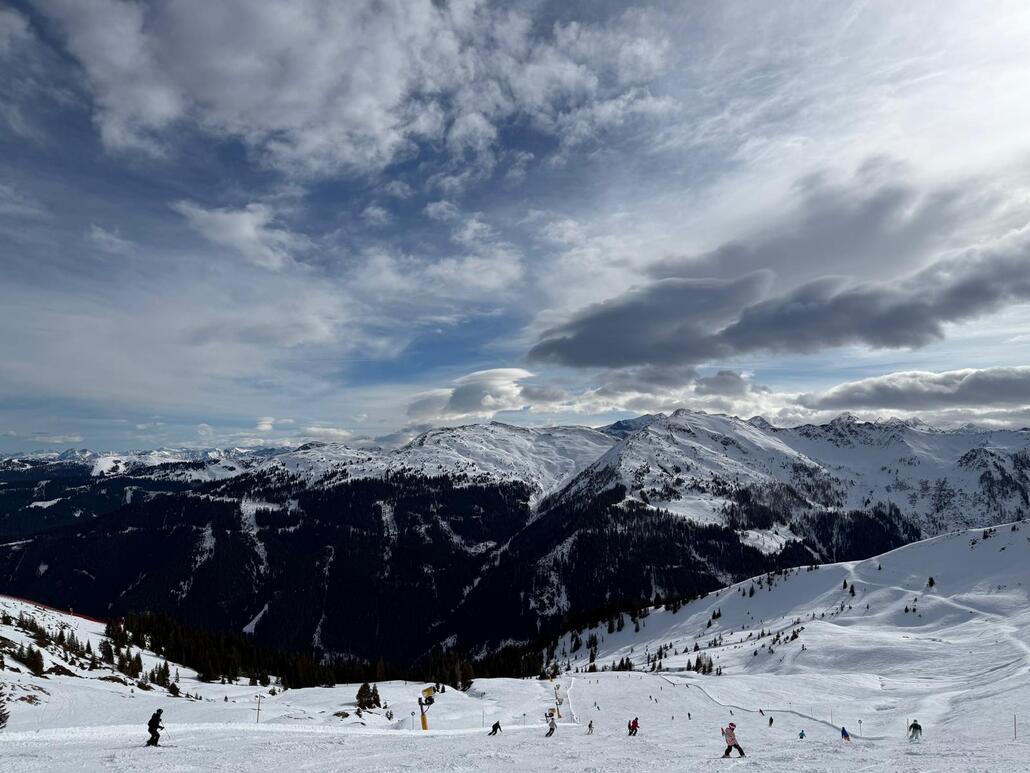 WhatsApp Image 2025-02-10 at 23.47.28 (1).jpeg