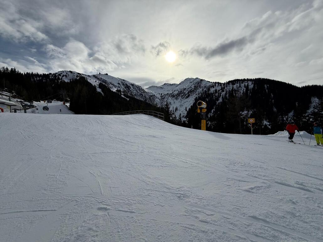 WhatsApp Image 2025-02-10 at 23.47.28 (4).jpeg