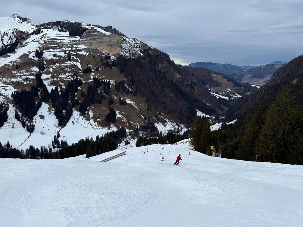 WhatsApp Image 2025-02-10 at 23.59.24 (4).jpeg