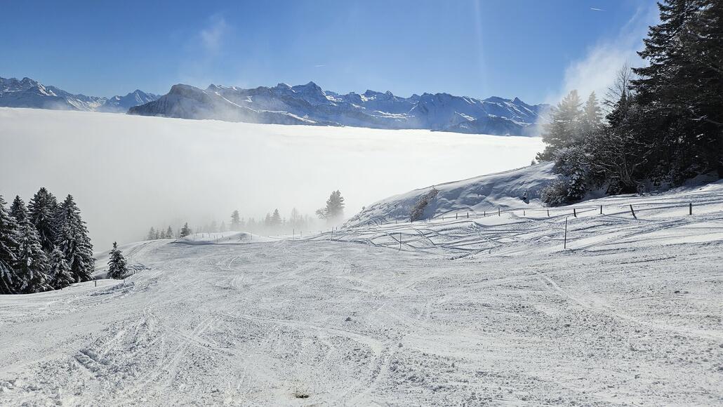 Mittlerweile senkt sich der Nebel leicht