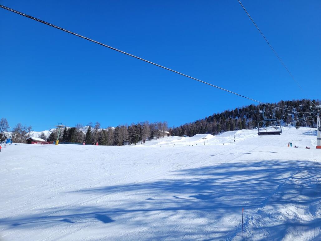 Obere Sektion Bärgli dafür sehr schön breit und tollen zum carven. Nur zur Mittelstation leider etwas kurz