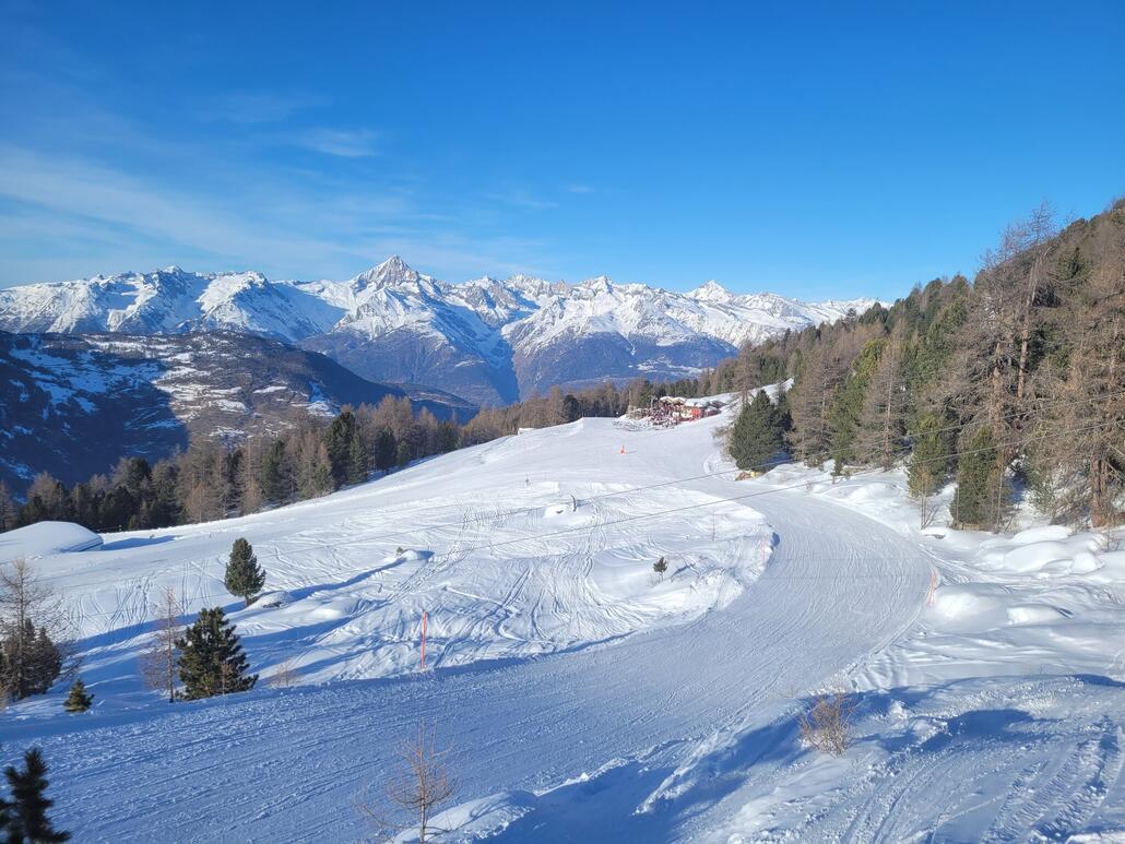 Blick auf die Stafelalp, links gehts wieder hoch zum Seetalhorn, geradeaus der Zieher zurück zur Seilbahn