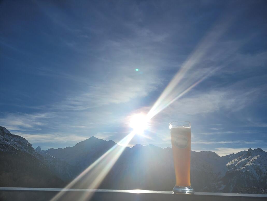 Abschluss in einer Hütte an der Bergstation der Seilbahn, die übrigens von 08.30 bis 17.00 Uhr für den Skibetrieb geöffnet ist