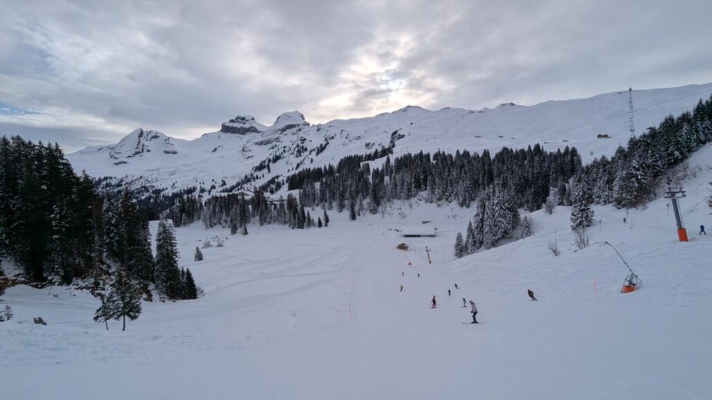 Blick ins Hauptgebiet von den Ferienhäusern aus