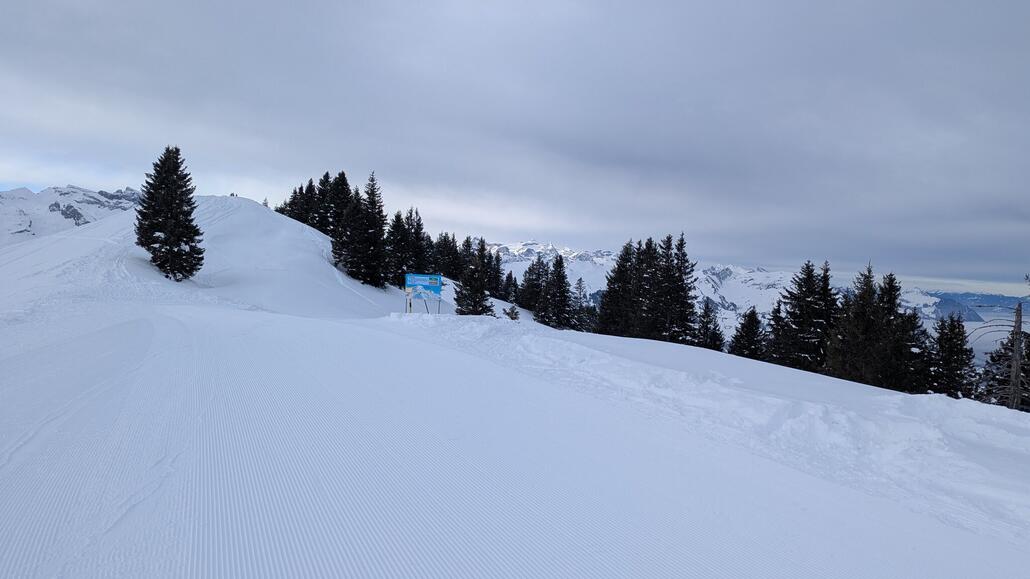 Eingang zur Skisafari vom Laucheren Stöckli, da geht's dann nachher hin wenn hier alle Pisten erledigt sind