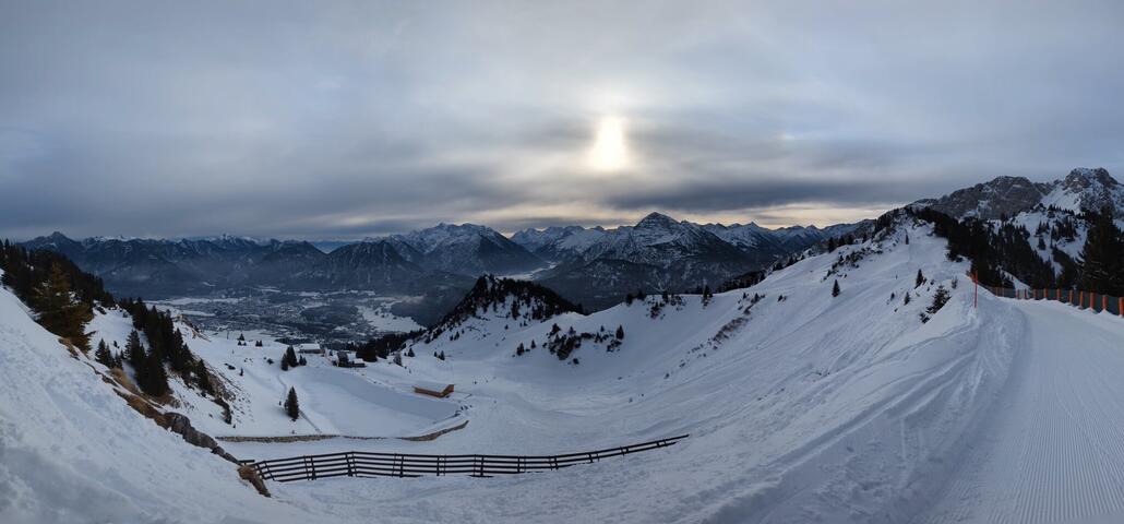 Blick auf Reutte und Richtung Berwang