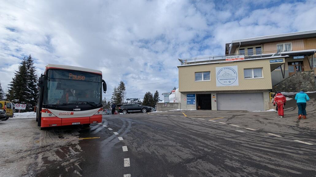 Zurück an der Passhöhe Ibergeregg