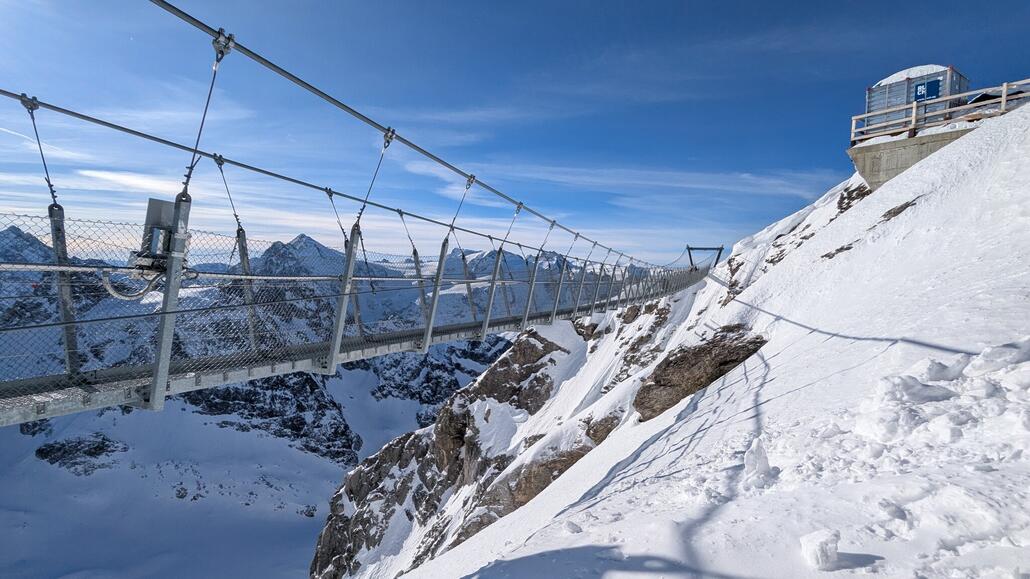Hängebrücke, gibt einiges zu sehen für Fußgänger