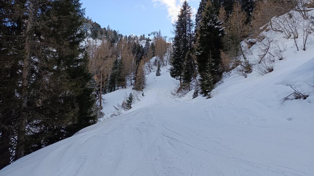 Skiroute ins Tal ist geschlossen aber OK.