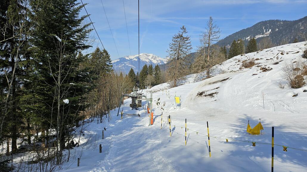 Kurzer kleiner Zubringer Tellerlift