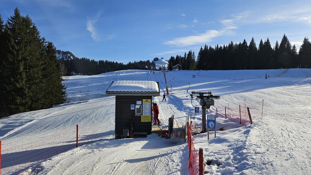 An der Talstation gibt es sogar ein Skidata Drehkreuz