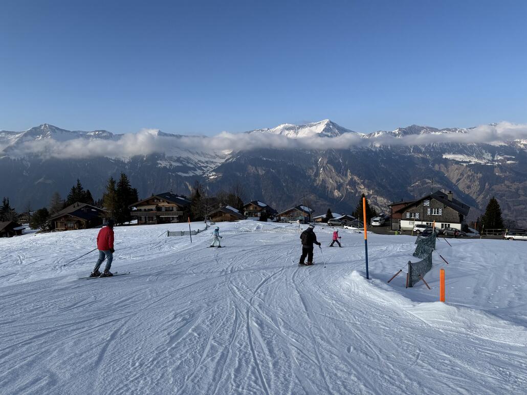 Zum Tagesabschluss fahre ich die untere Variante am Hüttboden weiter bis zum Dotzweg, inkl. Strassenkreuzung.