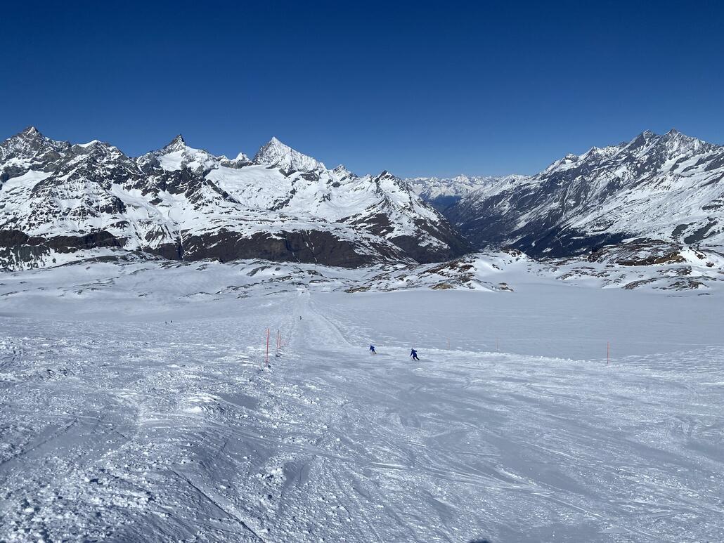 Schusspiste, wird wie Furggsattel immer wie steiler.
