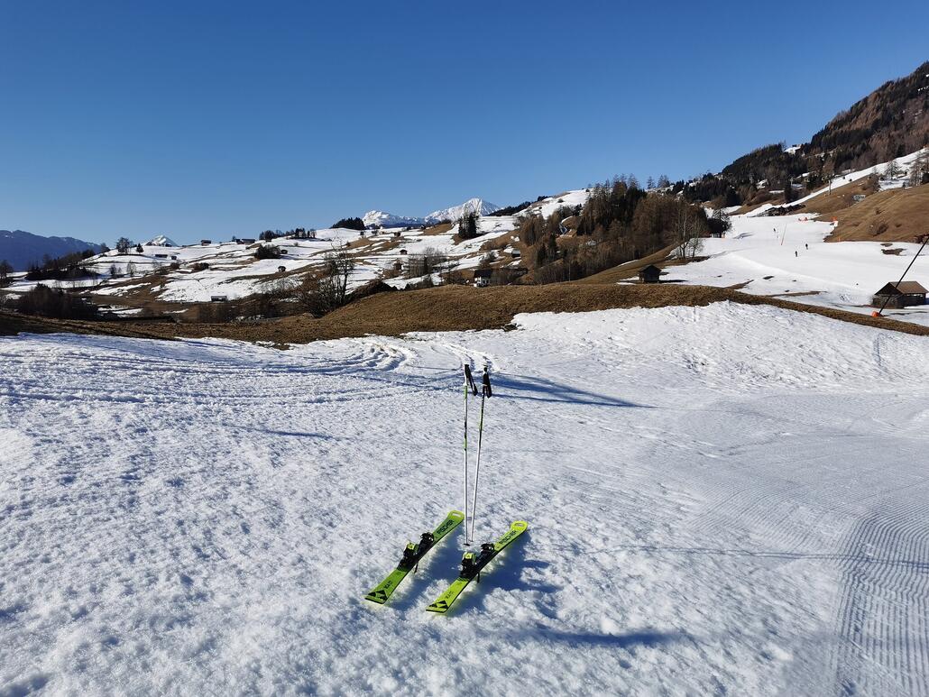 3.Und natürlich ein kurzer Fotostopp. An der Sonnenbahn unten stehen leider schon die Massen. Aber nützt nix. Anstehen lautet die Devise.