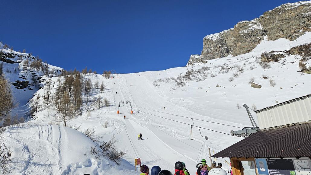 Tre Omen mit ca. 5 minütiger Wartezeit, da die Kapazität nicht gewaltig ist