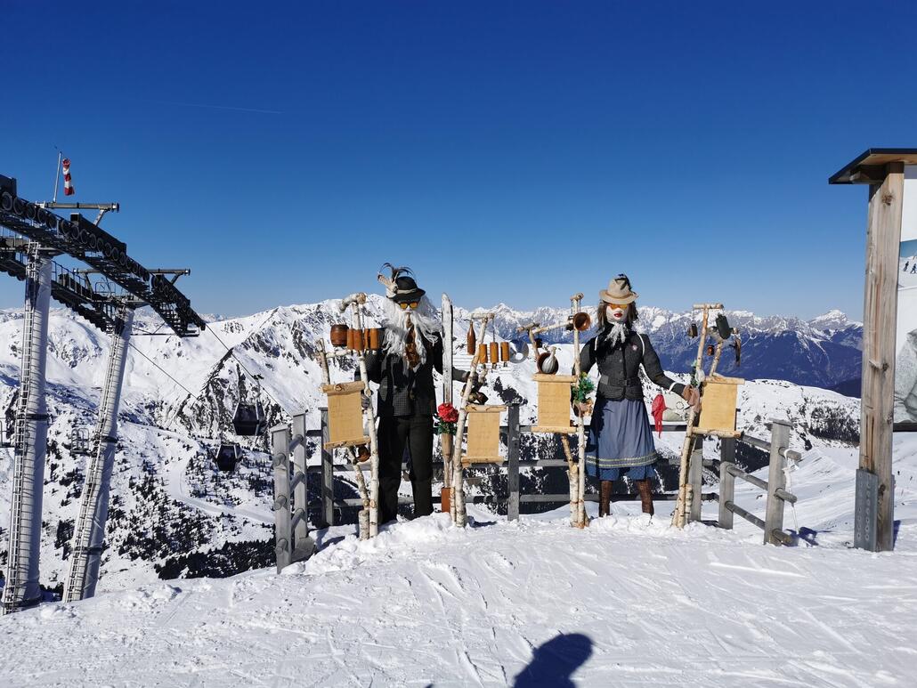 6. Herr und Frau Tiroler. Neeee.