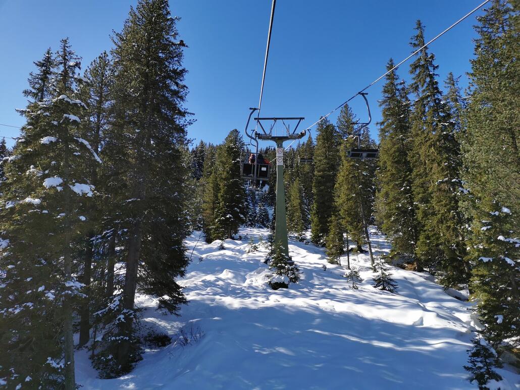 7. Weil an der Gondel die Masse angestanden ist, wird natürlich der gemütliche 2er genommen.