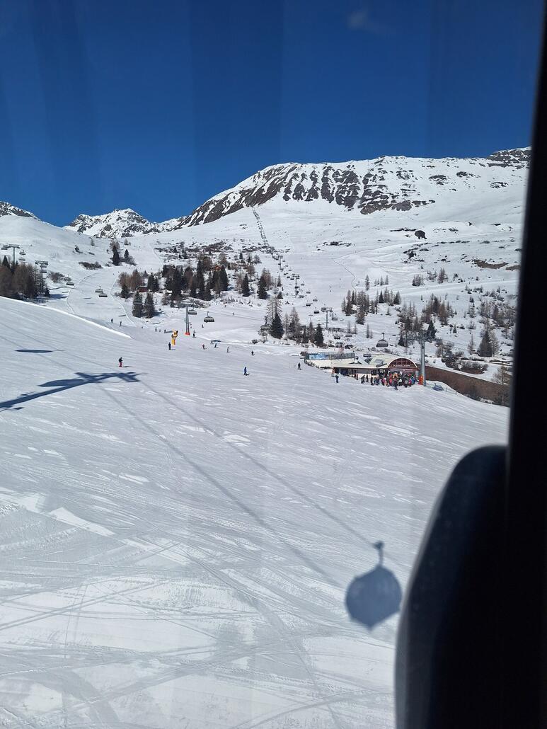 Blick aus der Gondel zum Plansegg.