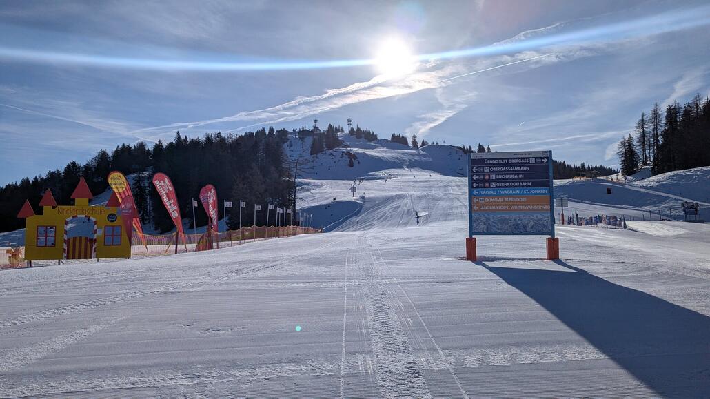An der Bergstation der Gondelbahn aus Alpendorf. Ich hätte nicht gedacht dass der nächste Sessellift so extrem kurz ist bis zum "Gipfel" :D