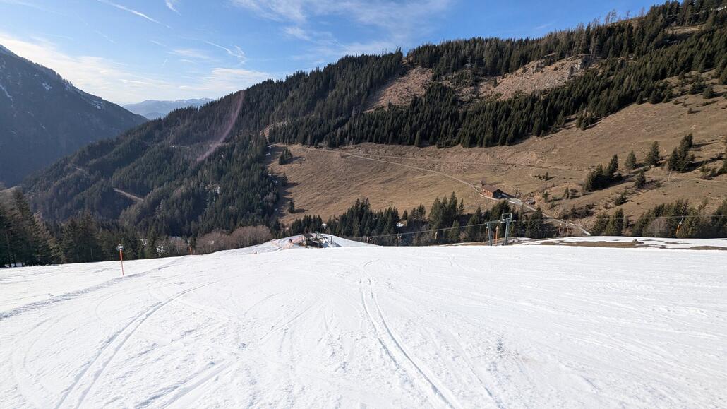 Geniale schwarze Abfahrt, Piste weich aber noch fast wie neu! Genialer Ausklang vom Tag!