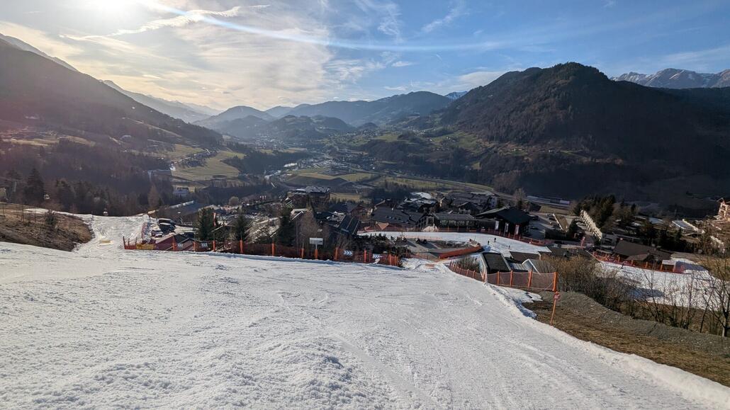 Feierabend! Parkplätze sind übrigens direkt am Lift kostenlos! Das war ja mal ein mege erfolgreicher Tag, ich hätte nicht gedacht dass es möglich sein wird fast jeden Lift vom ganzen Snow Space plus Shuttle Berg plus Zauchensee an einem Tag zu machen!