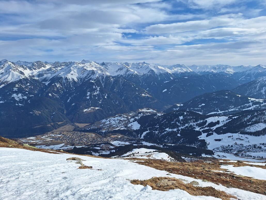 Blick vom Schönjöchl ins Tal