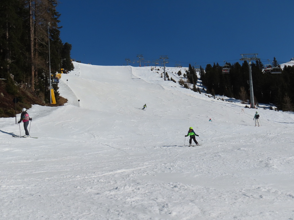 Wieder an der Zeinisbahn