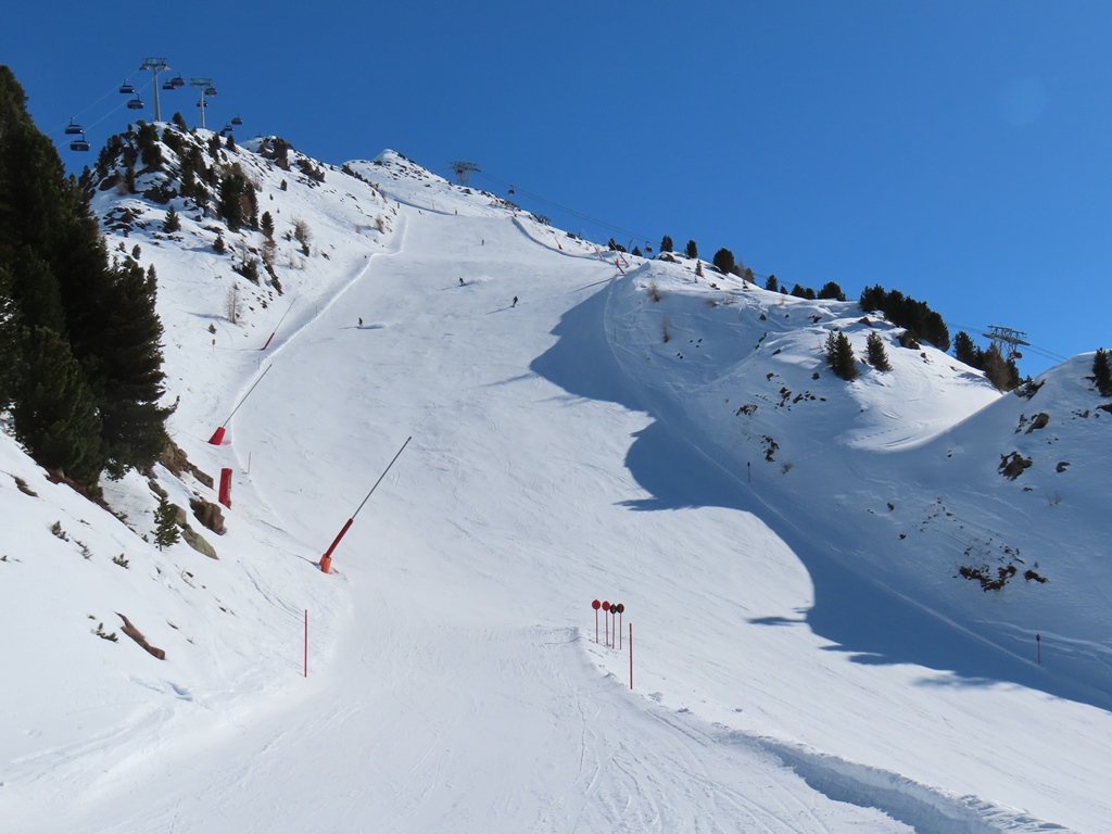 Nochmal die schwarze 4 am Padratschgrat