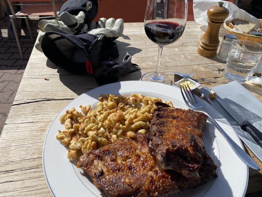 Die berühmten Spare Ribs im Simi. Haben das Schnitzel ersetzt, welches leider nicht mehr auf der Karte ist.