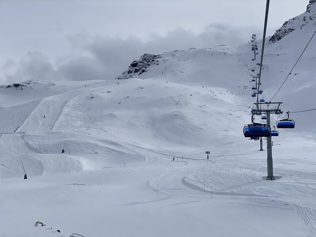 Hirli am Nachmittag. Mache ich sonst eher selten, aber für ganz rauf war‘s mir zu zugig.