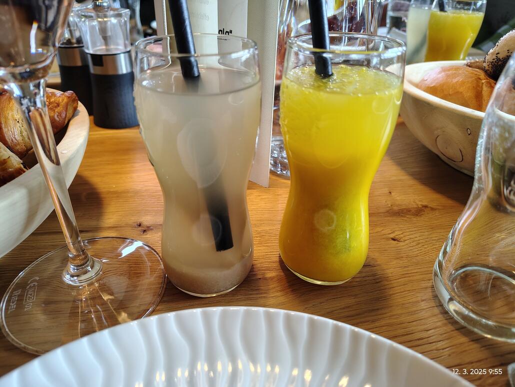 Frisch Orangensaft und Birne mit Fissgerste