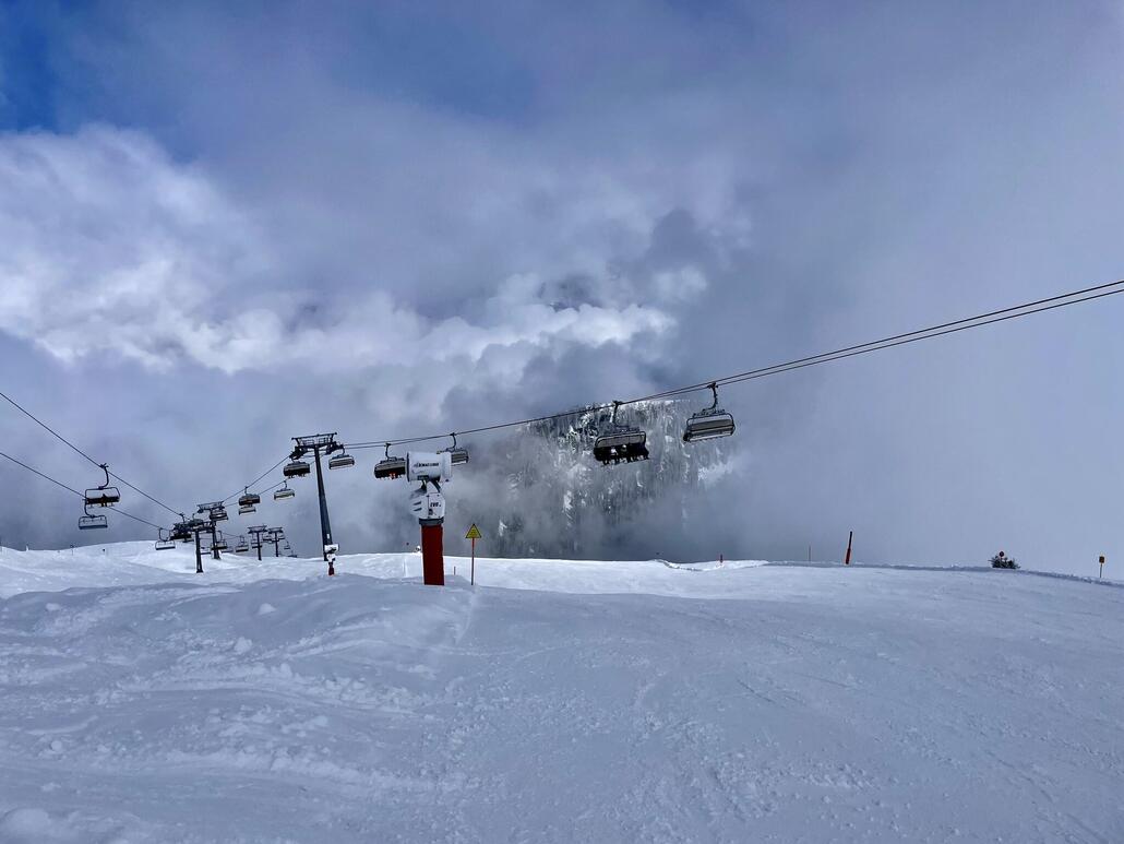 Gerade rechtzeitig sind wir fürs Sonnenfenster an der Jöchle KSB