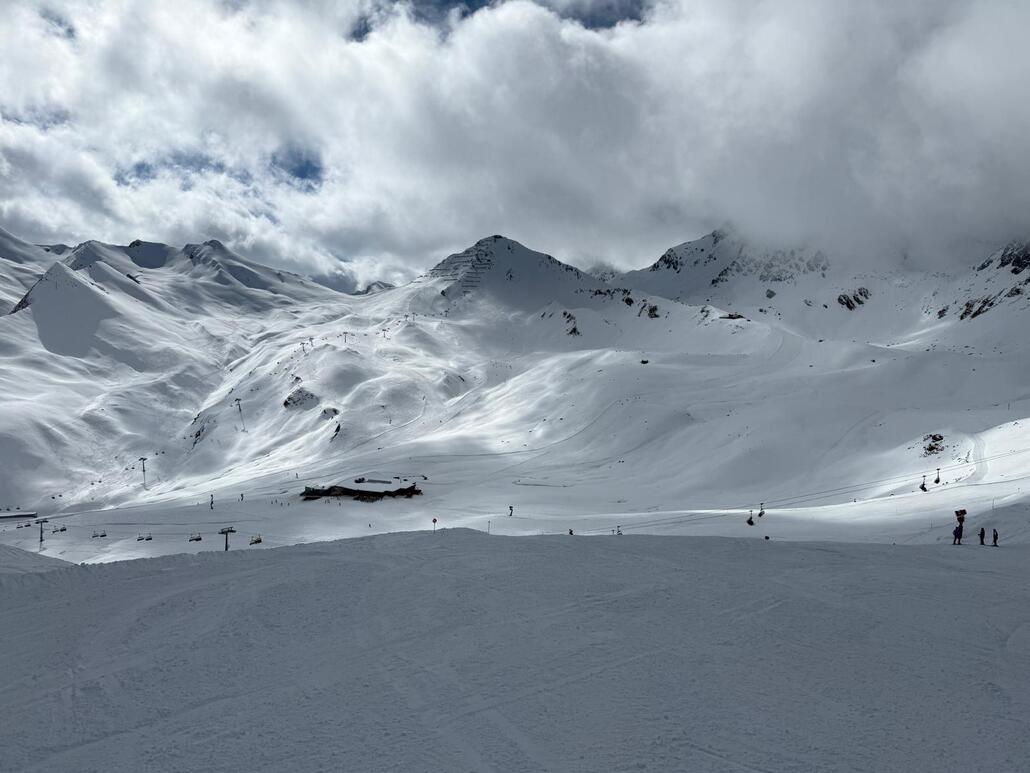 WhatsApp Image 2025-03-17 at 22.56.28 (3).jpeg