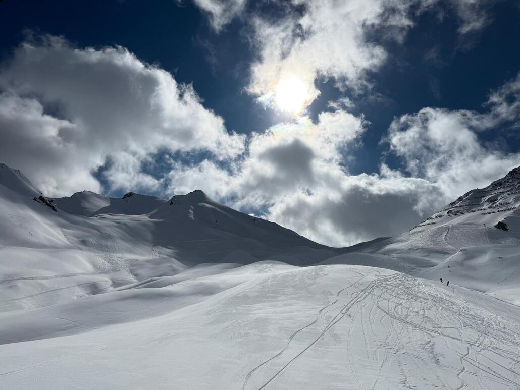 WhatsApp Image 2025-03-17 at 22.56.28 (10).jpeg