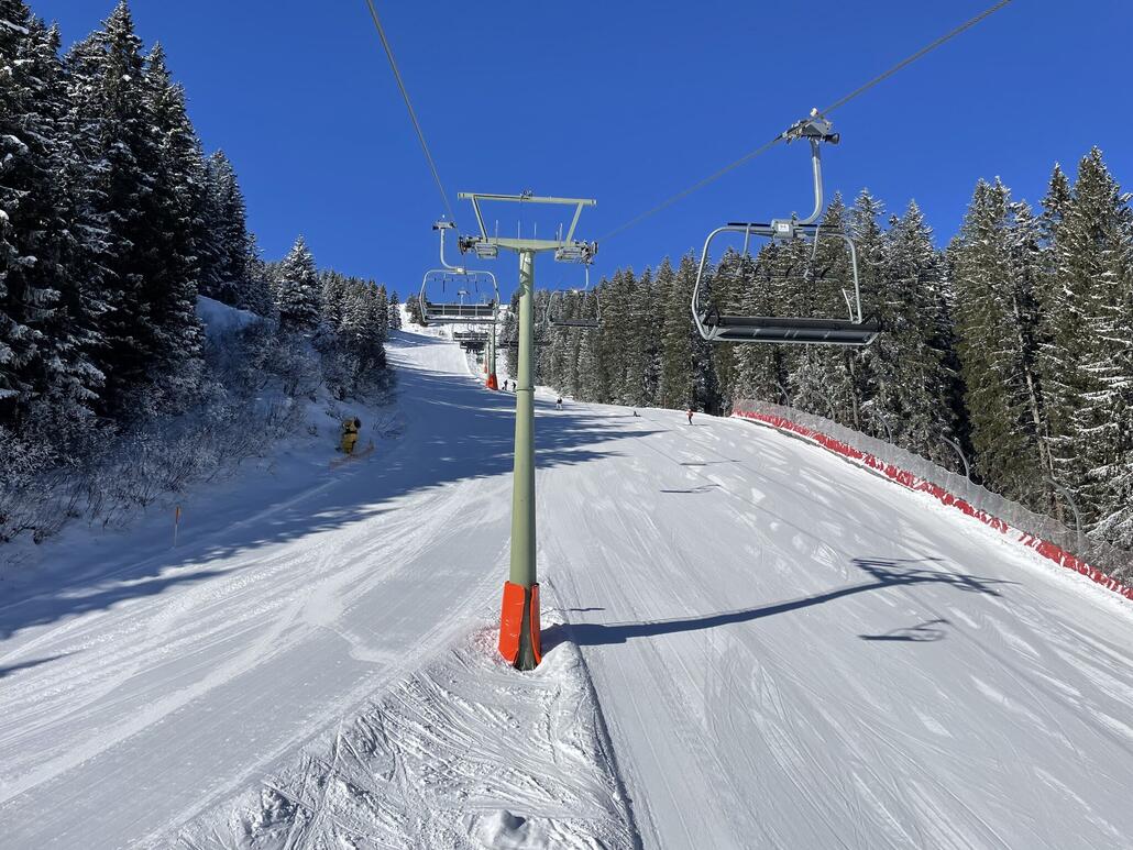 Kein Andrang, lustigerweise war es gleich zu Betriebstart bis um ca 10Uhr recht gefüllt und danach einfach nur noch leer.