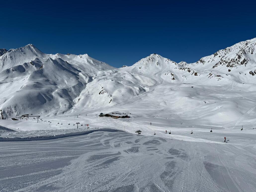 WhatsApp Image 2025-03-19 at 21.41.14 (3).jpeg