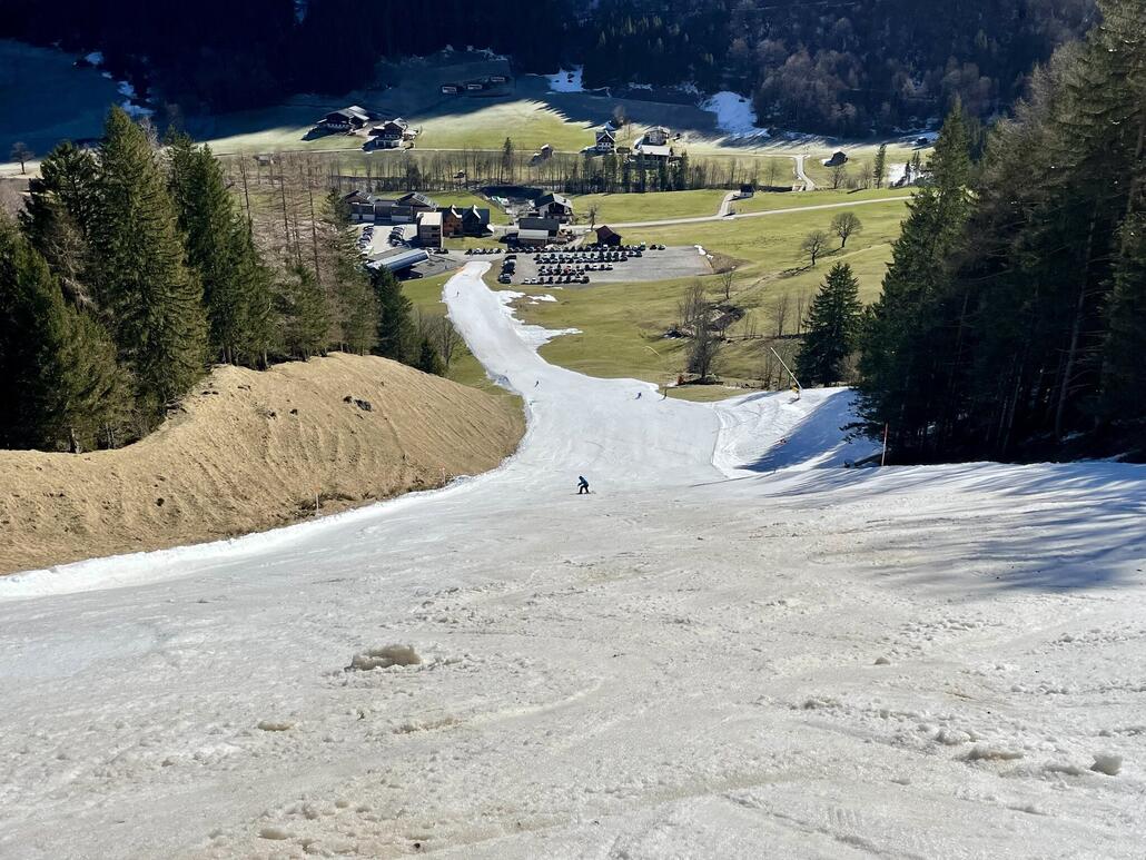 Palüd Talabfahrt am morgen noch akzeptabel, am Abend katastrophaler Acker. Gehört für mich aber als Tagesabschluss auch irgendwie dazu.