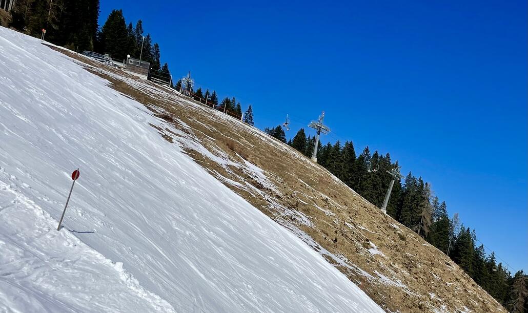 Schnee hats nicht wirklich neben den Pisten